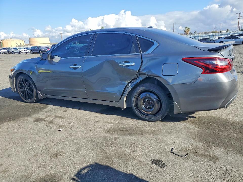 2018 Nissan Altima მანქანა იყიდება აუქციონზე, vin: 1N4AL3AP1JC286763, აუქციონის ნომერი: 54905856