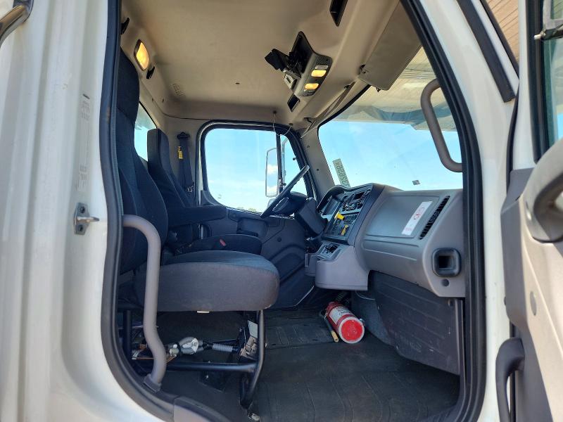 Продаж на аукціоні авто 2017 Freightliner M2, vin: 1FVACXCY9HHHY4639, номер лоту: 54332656