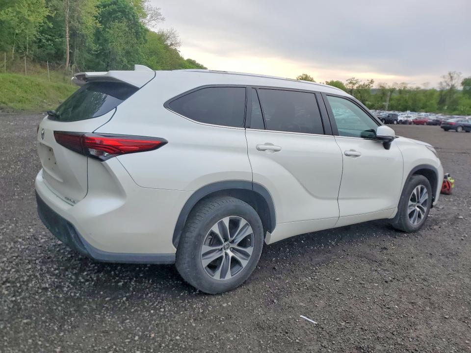 Продажа на аукционе авто 2021 Toyota Highlander, vin: 5TDGZRBH9MS119826, номер лота: 52562286