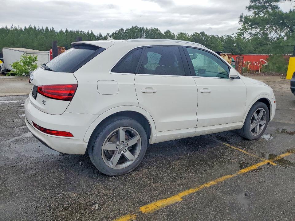 2015 Audi Q3 მანქანა იყიდება აუქციონზე, vin: WA1EFCFS1FR009626, აუქციონის ნომერი: 52270886