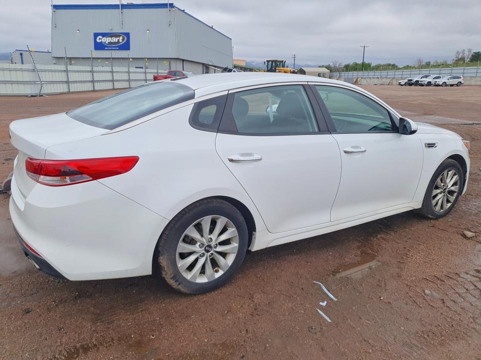 2017 Kia Optima მანქანა იყიდება აუქციონზე, vin: 5XXGT4L32HG133873, აუქციონის ნომერი: 54174186