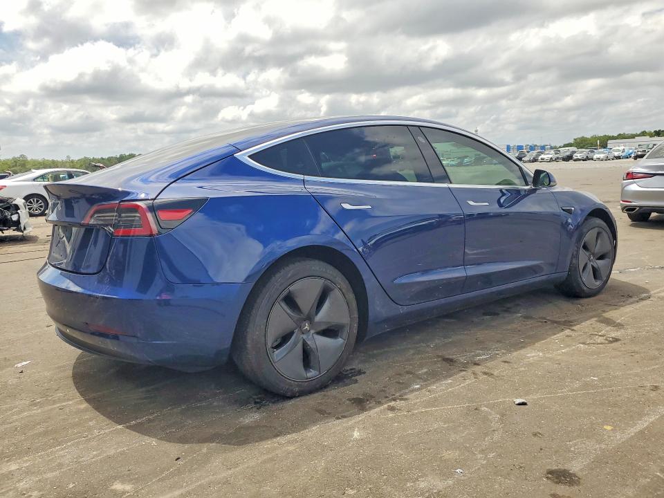 53765006 :رقم المزاد ، 5YJ3E1EA0JF005580 vin ، 2018 Tesla Model 3 مزاد بيع
