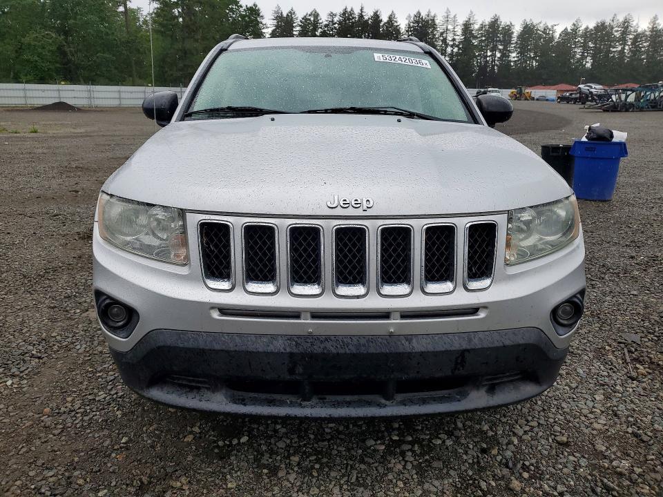 2011 Jeep Compass მანქანა იყიდება აუქციონზე, vin: 1J4NT1FA4BD215762, აუქციონის ნომერი: 53242036