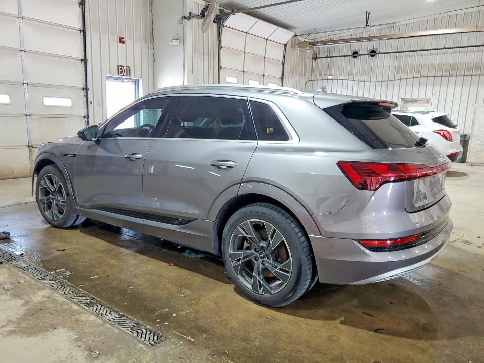 2021 Audi E-tron მანქანა იყიდება აუქციონზე, vin: WA1VAAGE3MB018135, აუქციონის ნომერი: 54289696