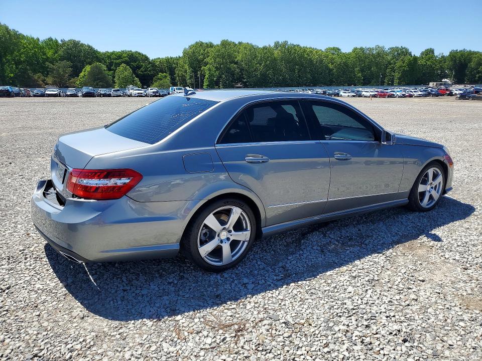 52101976 :رقم المزاد ، WDDHF5GB5BA377979 vin ، 2011 Mercedes-benz E مزاد بيع