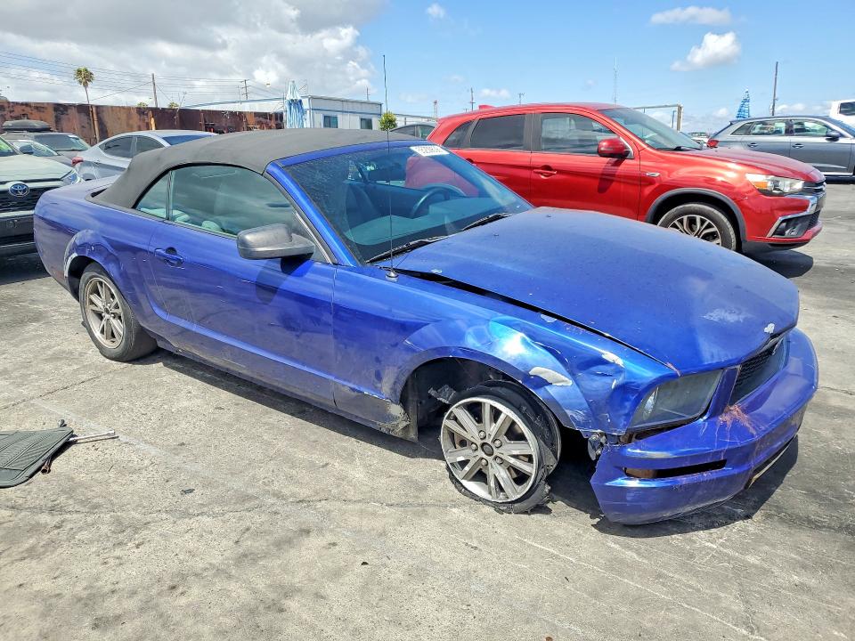 2005 Ford Mustang მანქანა იყიდება აუქციონზე, vin: 1ZVHT84N755256481, აუქციონის ნომერი: 55200636