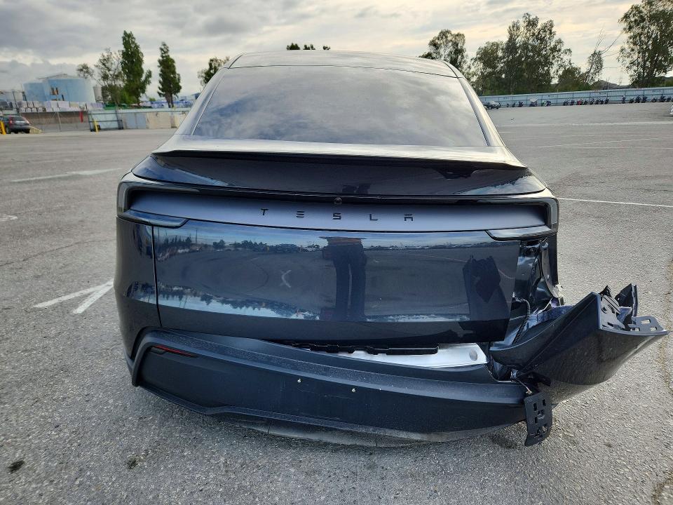 52246376 :رقم المزاد ، 7SAYGDED4TF381362 vin ، 2026 Tesla Model Y مزاد بيع