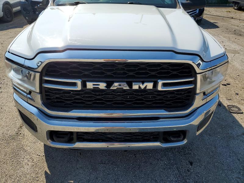 53441196 :رقم المزاد ، 3C6UR5CJ7NG298355 vin ، 2022 Ram 2500 مزاد بيع