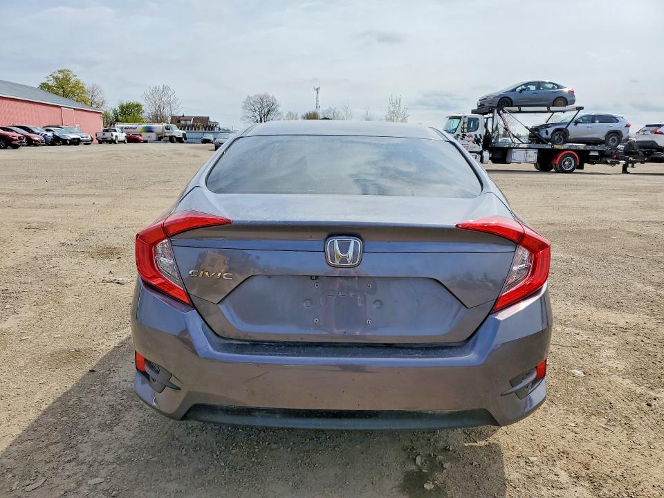 52228046 :رقم المزاد ، 2HGFC2F53JH022511 vin ، 2018 Honda Civic مزاد بيع