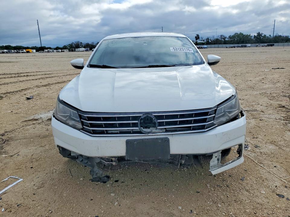 Продажа на аукционе авто 2017 Volkswagen Passat, vin: 1VWBT7A35HC062406, номер лота: 53123176
