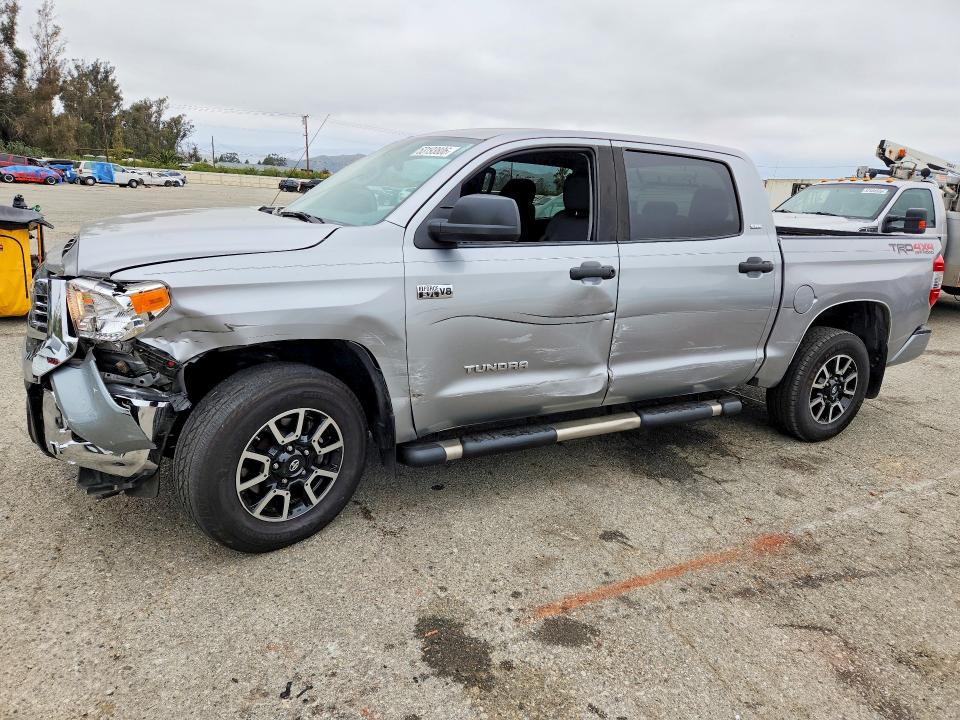 Продажа на аукционе авто 2017 Toyota Tundra, vin: 5TFDW5F1XHX637851, номер лота: 53193806