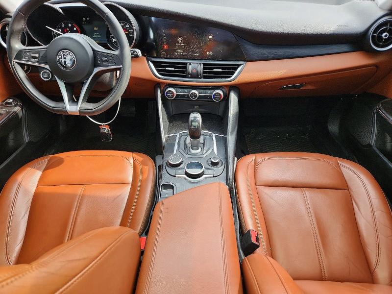 54864616 :رقم المزاد ، ZARFAEDN6H7556817 vin ، 2017 Alfa Romeo Giulia مزاد بيع