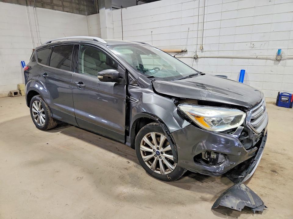 Продажа на аукционе авто 2017 Ford Escape, vin: 1FMCU0J91HUB56742, номер лота: 55704446