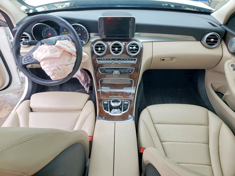 51371176 :رقم المزاد ، 55SWF4KB5HU197015 vin ، 2017 Mercedes-benz C مزاد بيع