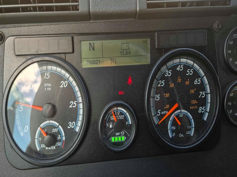 53102956 :رقم المزاد ، 3AKGGLD5XGSGU7466 vin ، 2016 Freigliner Cascadia 125 مزاد بيع