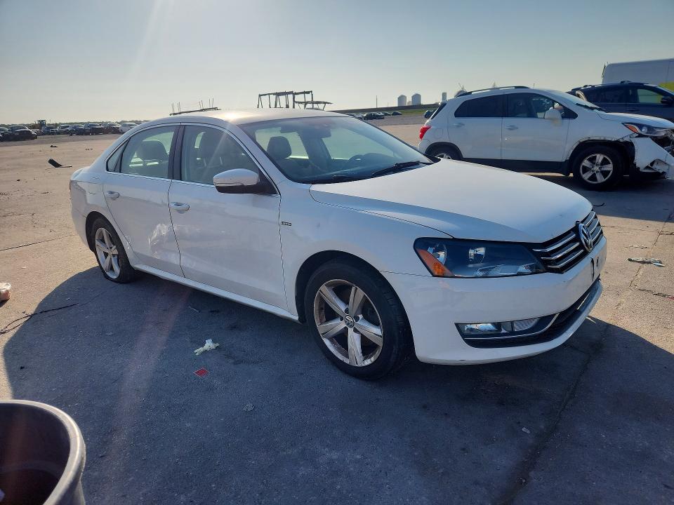 Продажа на аукционе авто 2015 Volkswagen Passat, vin: 1VWAT7A39FC112099, номер лота: 53230366
