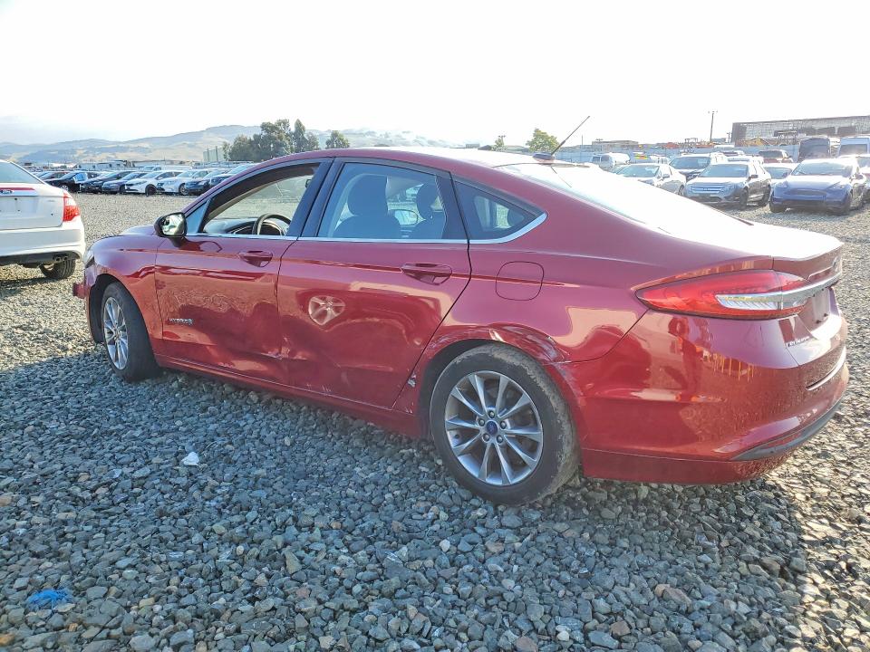 52414126 :رقم المزاد ، 3FA6P0LU5HR386176 vin ، 2017 Ford Fusion مزاد بيع