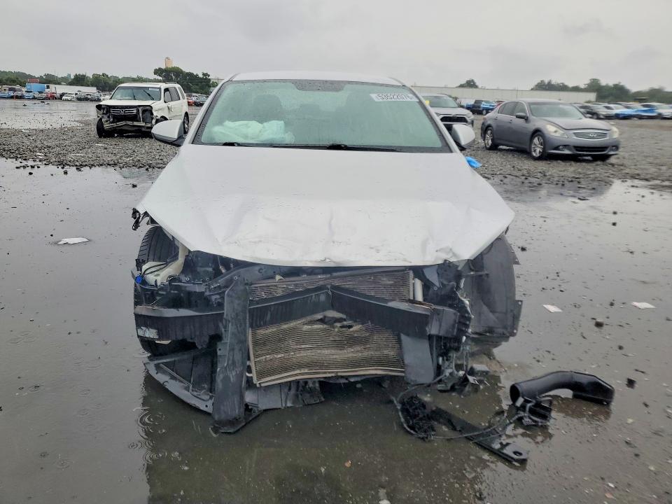 53522076 :رقم المزاد ، 5NPD84LF0JH366305 vin ، 2018 Hyundai Elantra مزاد بيع