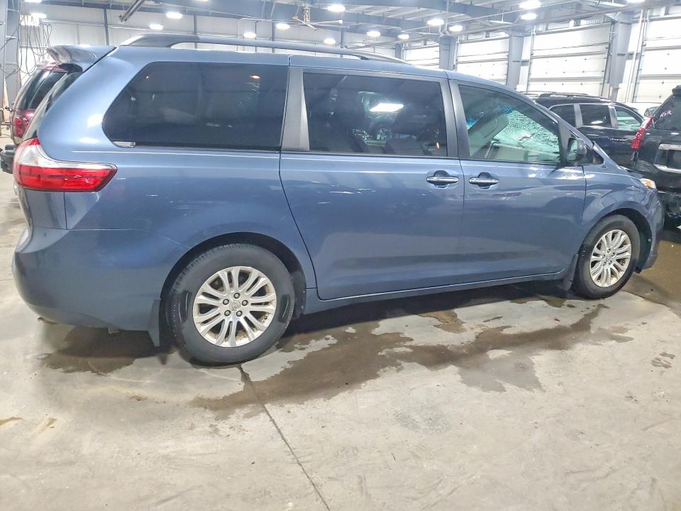 Продажа на аукционе авто 2016 Toyota Sienna, vin: 5TDYK3DCXGS748894, номер лота: 52051596