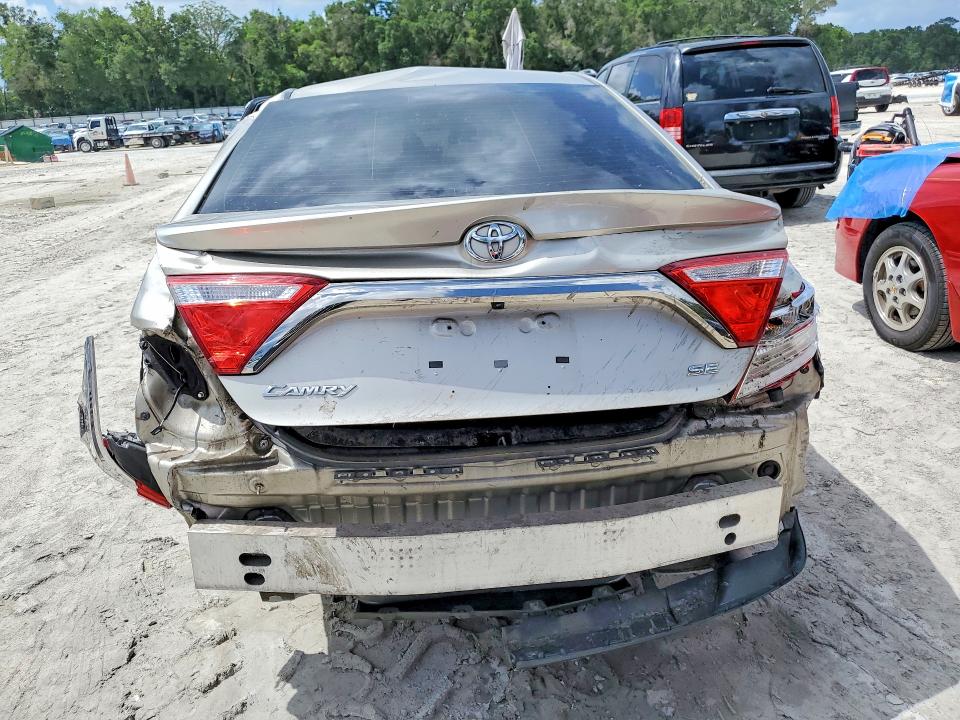 55117526 :رقم المزاد ، 4T1BF1FK4HU638001 vin ، 2017 Toyota Camry مزاد بيع