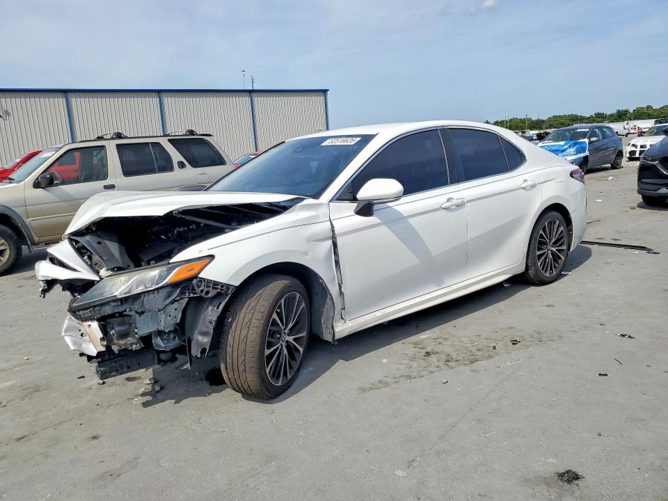 Auction sale of the 2018 Toyota Camry, vin: 4T1B11HK8JU556421, lot number: 52516626