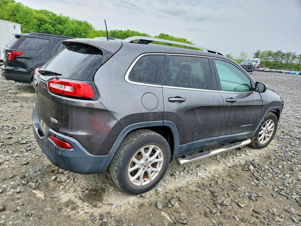 52445146 :رقم المزاد ، 1C4PJMCB5HW509896 vin ، 2017 Jeep Cherokee مزاد بيع