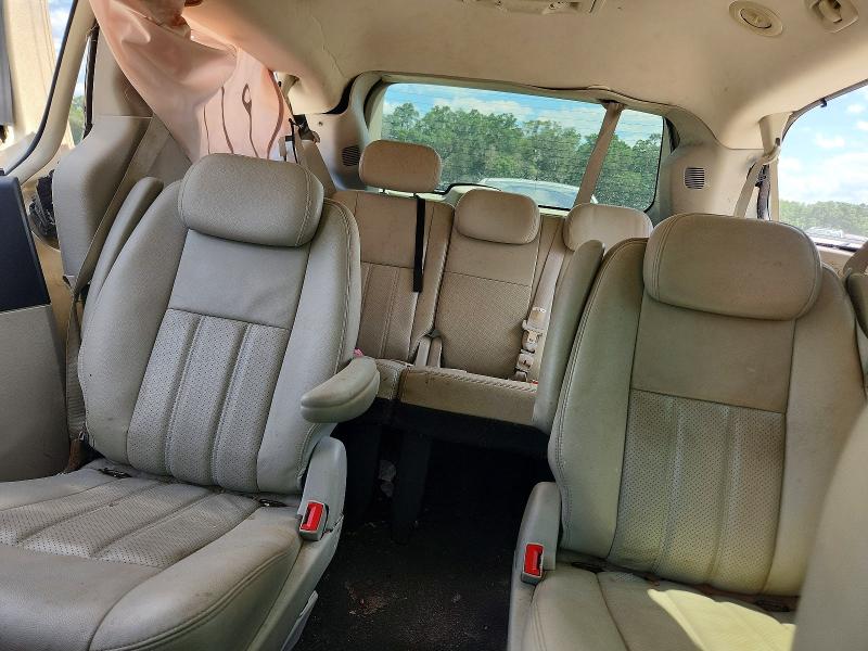 53577746 :رقم المزاد ، 2A4RR8DX7AR376960 vin ، 2010 Chrysler Town & Country مزاد بيع