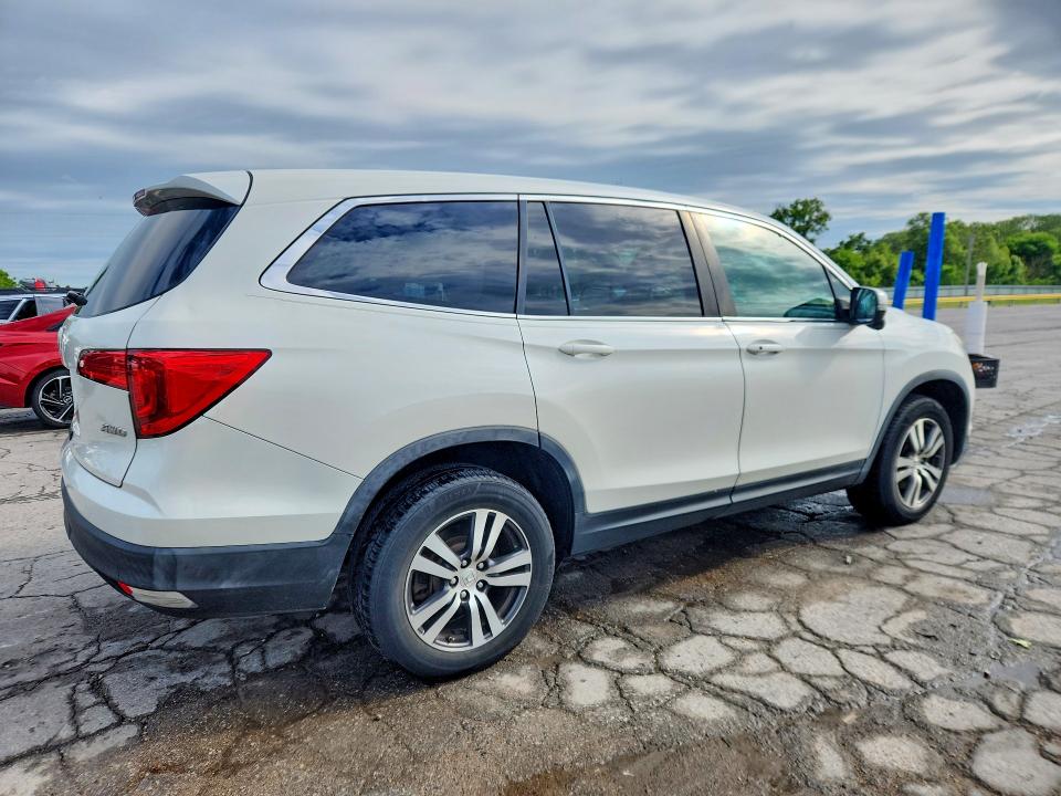 52450256 :رقم المزاد ، 5FNYF6H63GB047631 vin ، 2016 Honda Pilot مزاد بيع