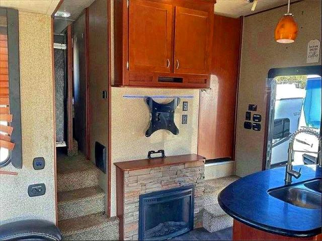 Продажа на аукционе авто 2015 Forest River Vengee306v, vin: 4X4FVGG21FY206962, номер лота: 54541396