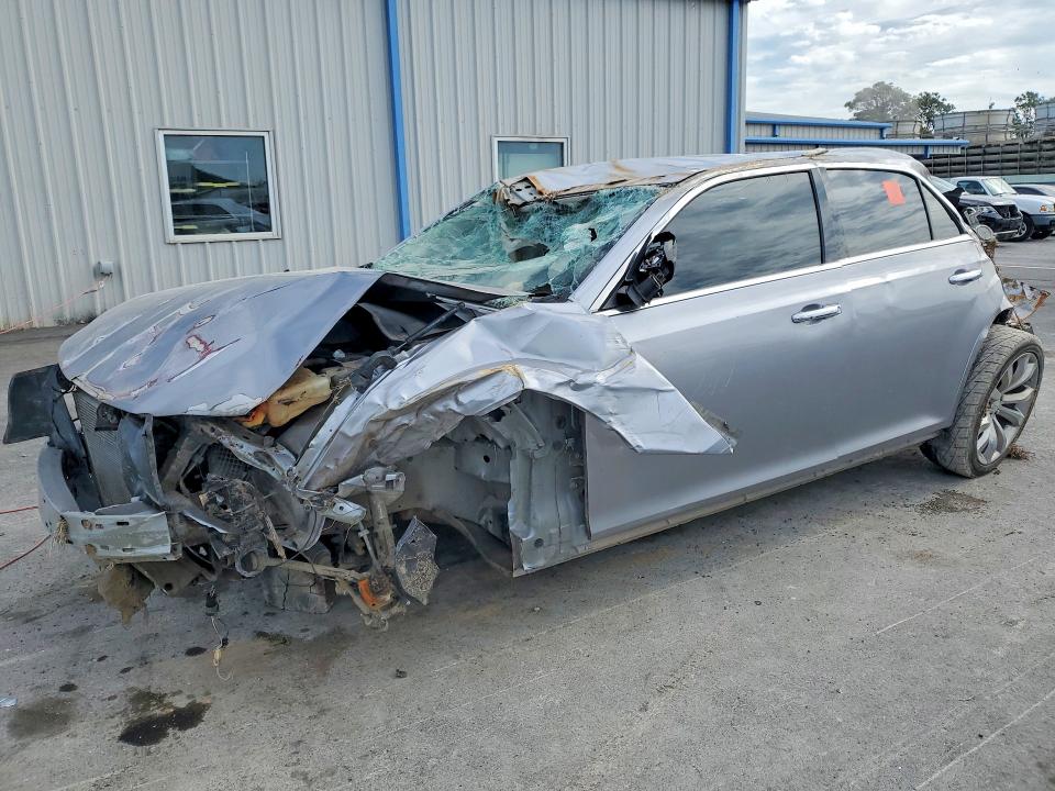 51327396 :رقم المزاد ، 2C3CCAEG6JH123383 vin ، 2018 Chrysler 300 مزاد بيع
