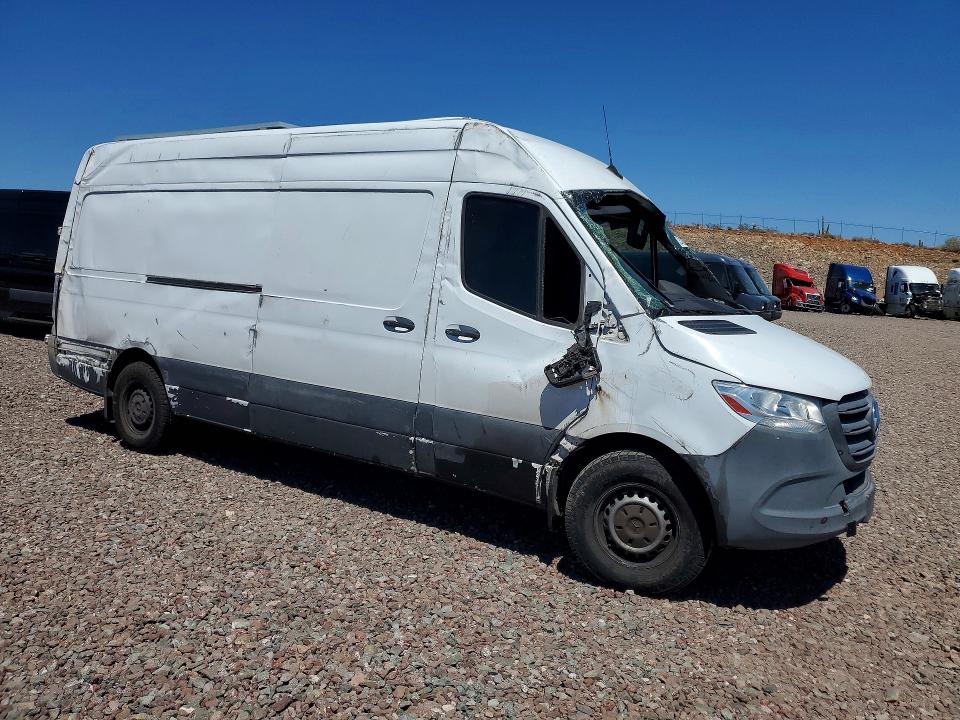 52264276 :رقم المزاد ، W1W40CHY1MT054669 vin ، 2021 Mercedes Benz Sprinter مزاد بيع