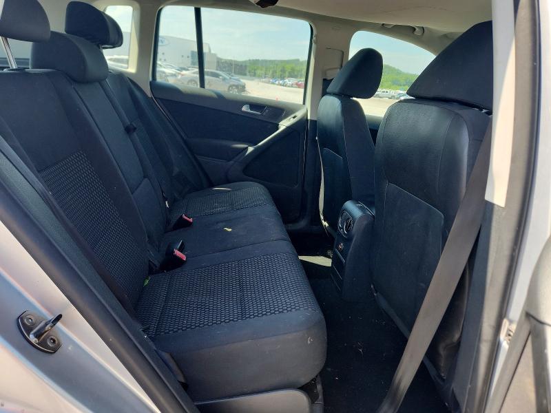 54659826 :رقم المزاد ، WVGAV7AX6AW532051 vin ، 2010 Volkswagen Tiguan مزاد بيع