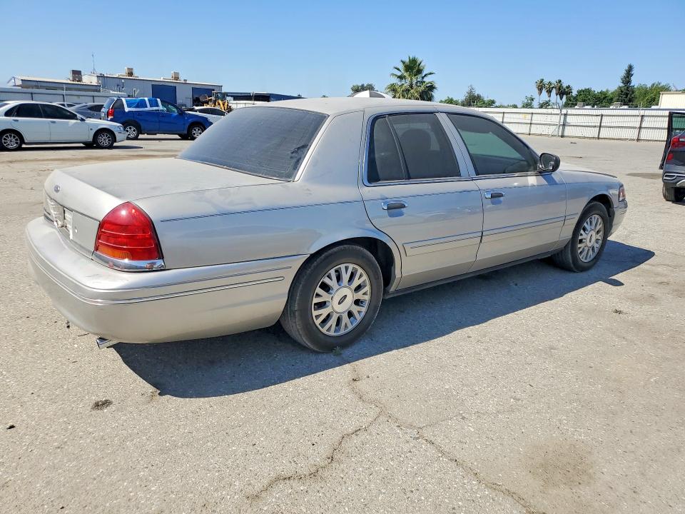 52262046 :رقم المزاد ، 2FAFP74W63X212040 vin ، 2003 Ford Crown Victoria مزاد بيع