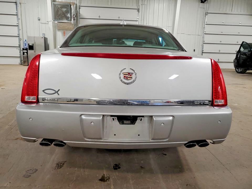 54252876 :رقم المزاد ، 1G6KH5E65BU110732 vin ، 2011 Cadillac Dts مزاد بيع