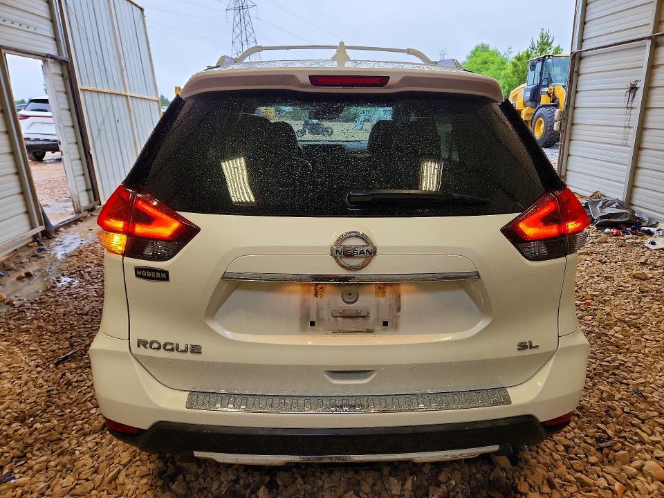 54815906 :رقم المزاد ، 5N1AT2MT9HC828422 vin ، 2017 Nissan Rogue مزاد بيع