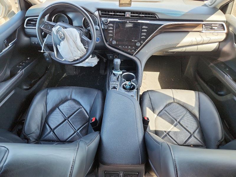 52369436 :رقم المزاد ، 4T1B21HK8JU001546 vin ، 2018 Toyota Camry Hybrid مزاد بيع