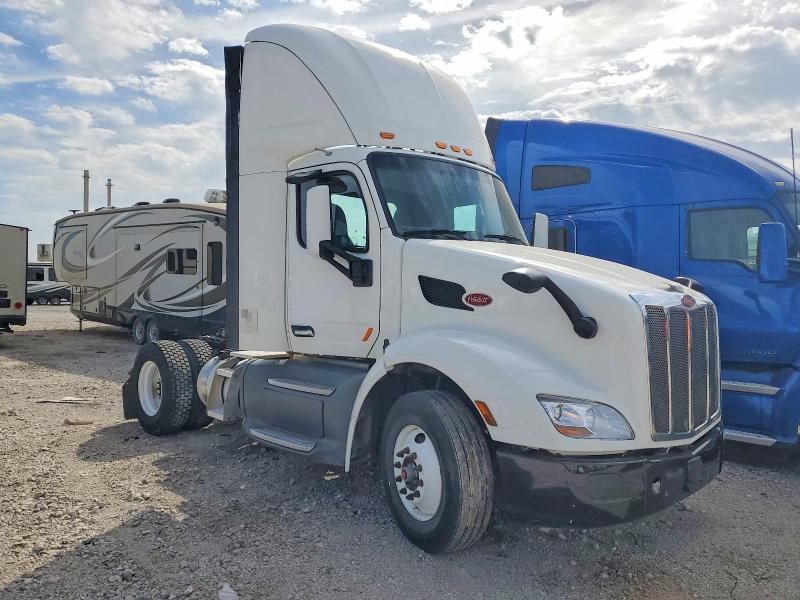 Продаж на аукціоні авто 2017 Peterbilt 579, vin: 1XPBA48X3HD428758, номер лоту: 50606816