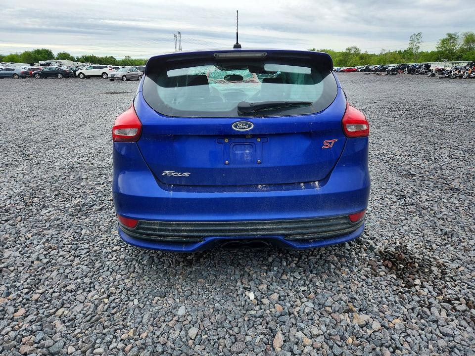 2015 Ford Focus მანქანა იყიდება აუქციონზე, vin: 1FADP3L91FL306677, აუქციონის ნომერი: 52507966
