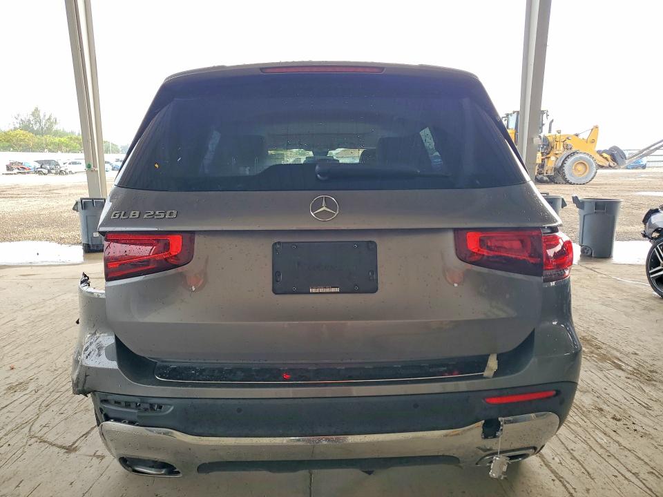 51999566 :رقم المزاد ، W1N4M4GB0MW118226 vin ، 2021 Mercedes-benz Glb مزاد بيع