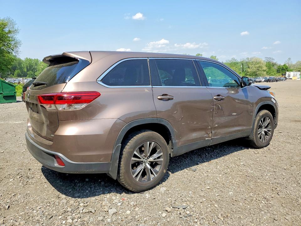 53758726 :رقم المزاد ، 5TDBZRFH0KS990213 vin ، 2019 Toyota Highlander مزاد بيع