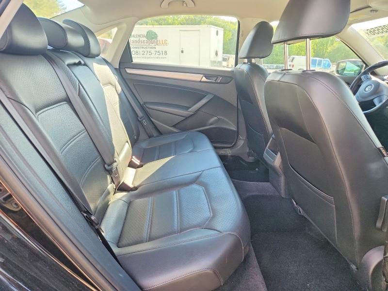 53895556 :رقم المزاد ، 1VWAT7A32FC009512 vin ، 2015 Volkswagen Passat مزاد بيع