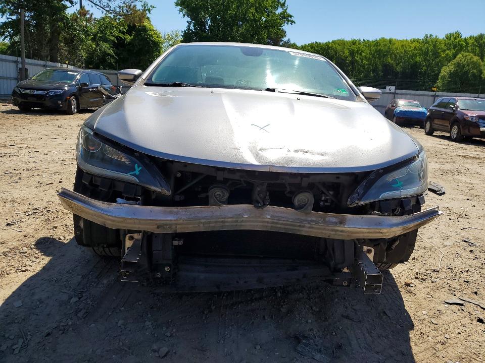 52000856 :رقم المزاد ، 1C3CCCABXFN613121 vin ، 2015 Chrysler 200 مزاد بيع