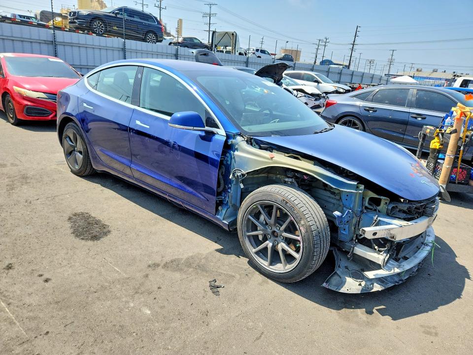 53102236 :رقم المزاد ، 5YJ3E1EB0JF130751 vin ، 2018 Tesla Model 3 مزاد بيع