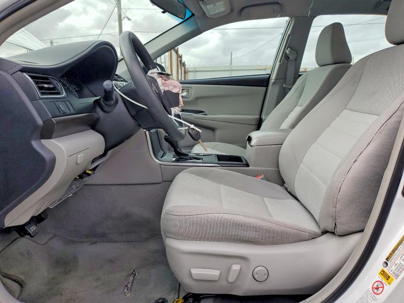 55171756 :رقم المزاد ، 4T1BF1FKXFU104952 vin ، 2015 Toyota Camry مزاد بيع