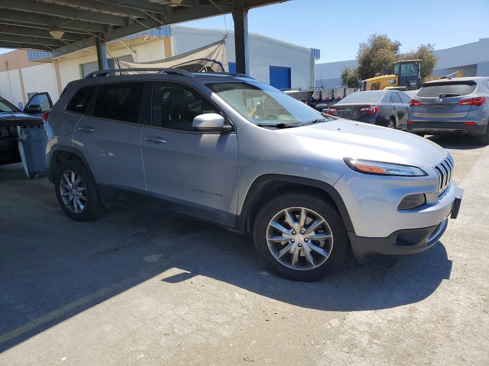 53648126 :رقم المزاد ، 1C4PJMDB8JD564620 vin ، 2018 Jeep Cherokee مزاد بيع