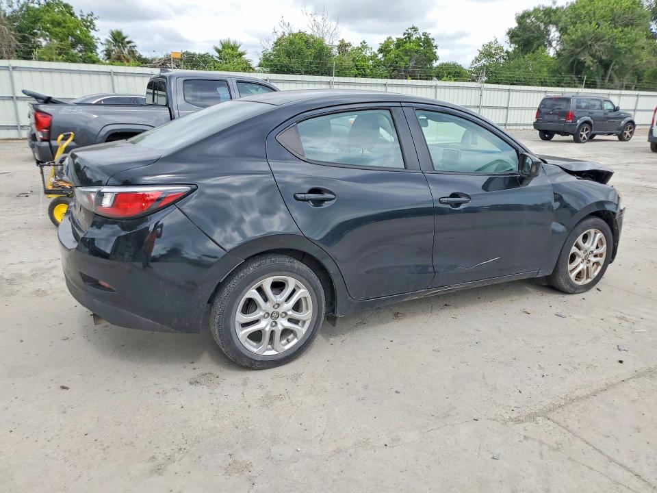 52185426 :رقم المزاد ، 3MYDLBYV6HY173481 vin ، 2017 Toyota Yaris Ia مزاد بيع
