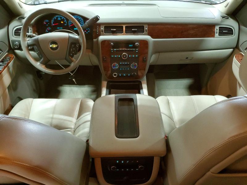 48861146 :رقم المزاد ، 1GNUKJE38AR231219 vin ، 2010 Chevrolet Suburban مزاد بيع