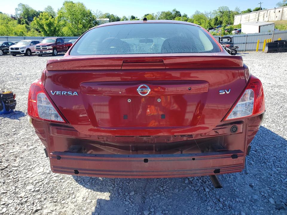 52941196 :رقم المزاد ، 3N1CN7AP0JL864119 vin ، 2018 Nissan Versa مزاد بيع