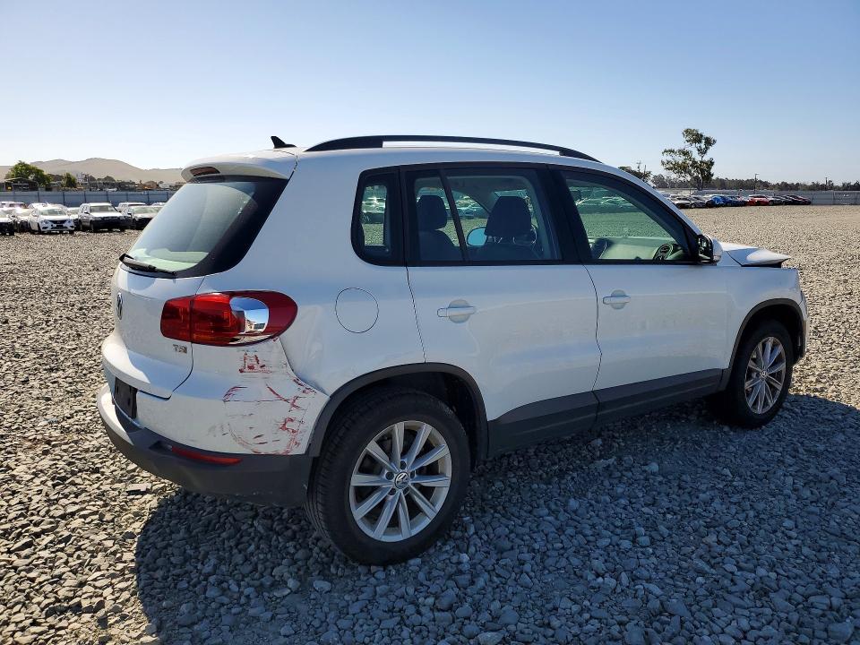 53656856 :رقم المزاد ، WVGAV7AX3HK042796 vin ، 2017 Volkswagen Tiguan مزاد بيع