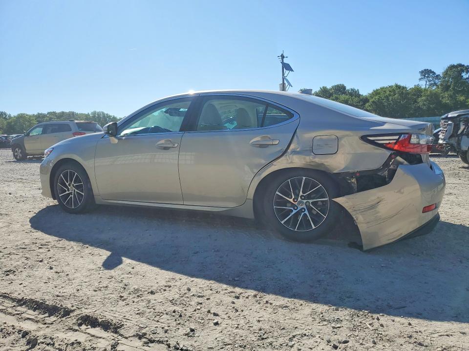53448666 :رقم المزاد ، 58ABK1GG7JU090578 vin ، 2018 Lexus Es مزاد بيع